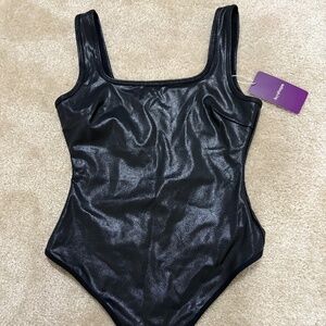 NWT heyshape black shape wear